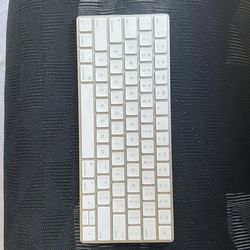 Apple Bluetooth keyboard