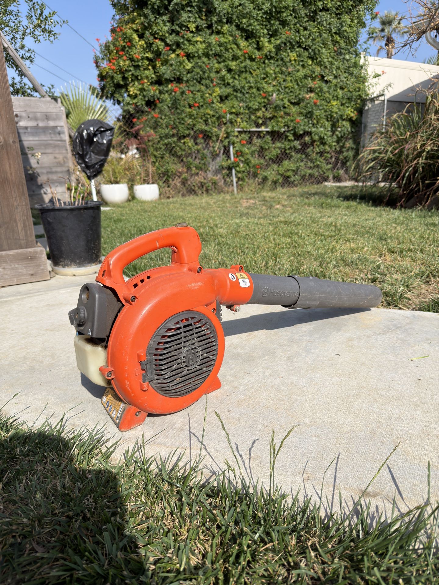 Leaf Blower