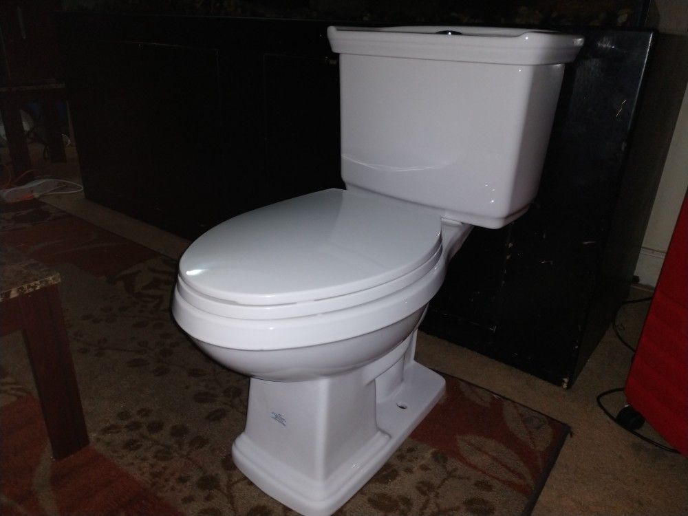 New! Glacier Bay 2 Peice High Efficiency Dual Flush Elongated Chair Hight Toilet