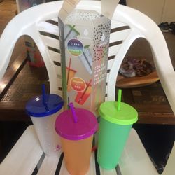 Color Changing Reusable Plastic Glass Es Set Of 12 for $10 one for $1