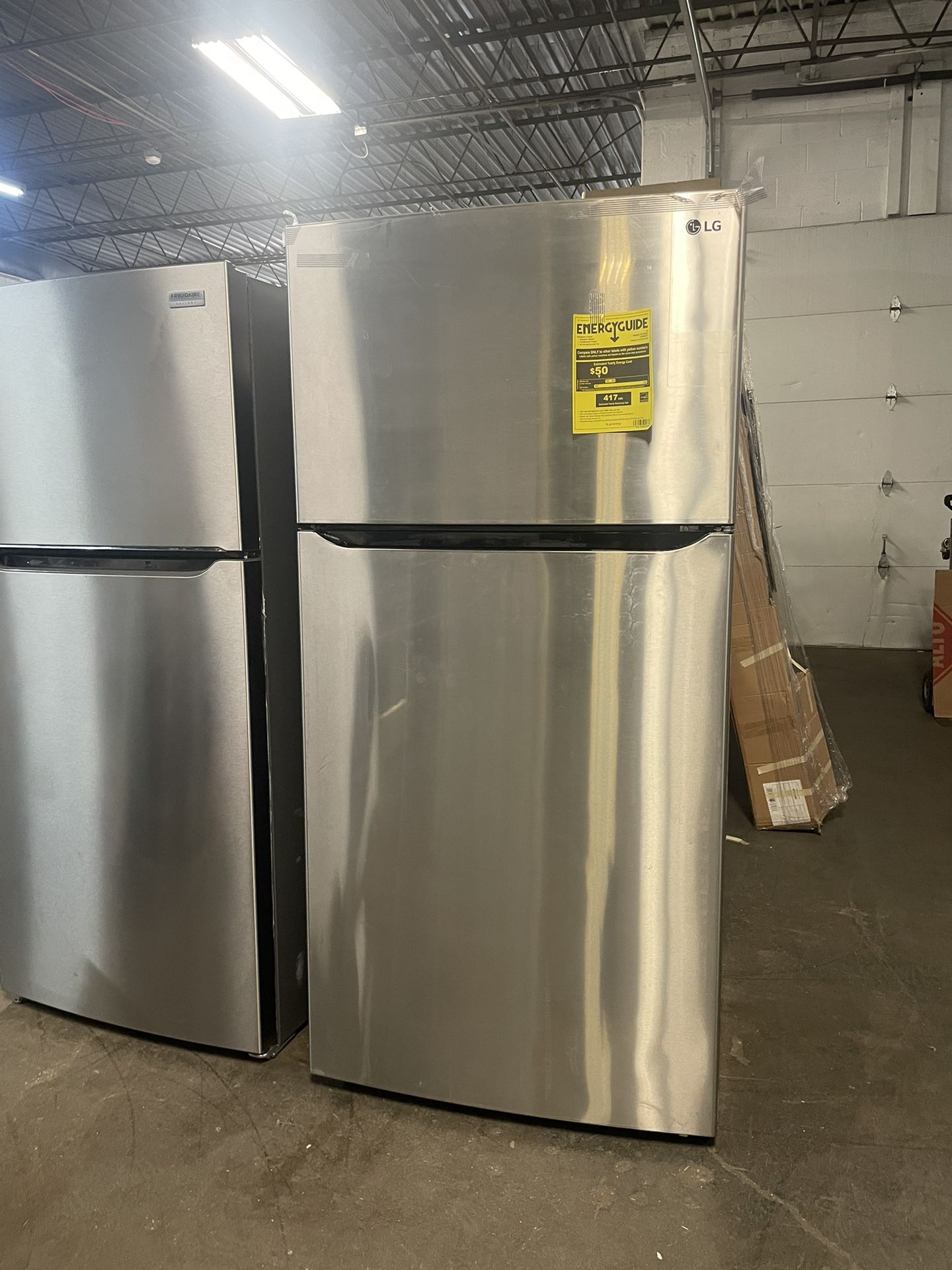 ❄️ NEW 33” LG 23.8 Cu. Ft. Top Freezer Refrigerator with Internal Water Dispenser Stainless Steel