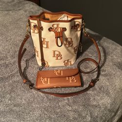 Donney & Bourke  Color  Crema Brown  Medium And  Wallet Brown Small Auténtic  Crossbody 