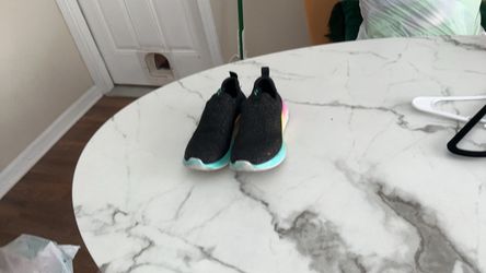 Girls shoes