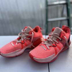 Nike Lebron Witness V basketball shoes size 11 bright orange