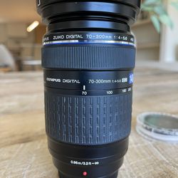 Olympus Zuiko Digital 70-300mm f:4-5.6 ED Lens for Four Thirds EXCELLENT