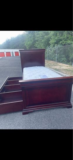 Real wood full size bed with drawers