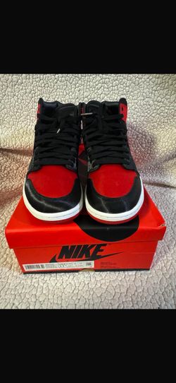 Jordans 1 Satin Bred Size 10  
