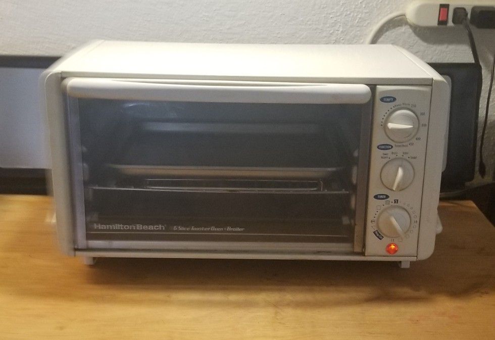 Hamilton Beach 31160 Family Size Toaster Oven/Broi