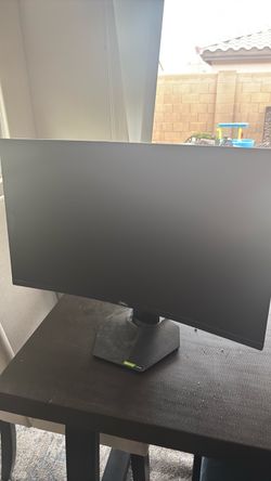 Cracked 32 inch curved monitor