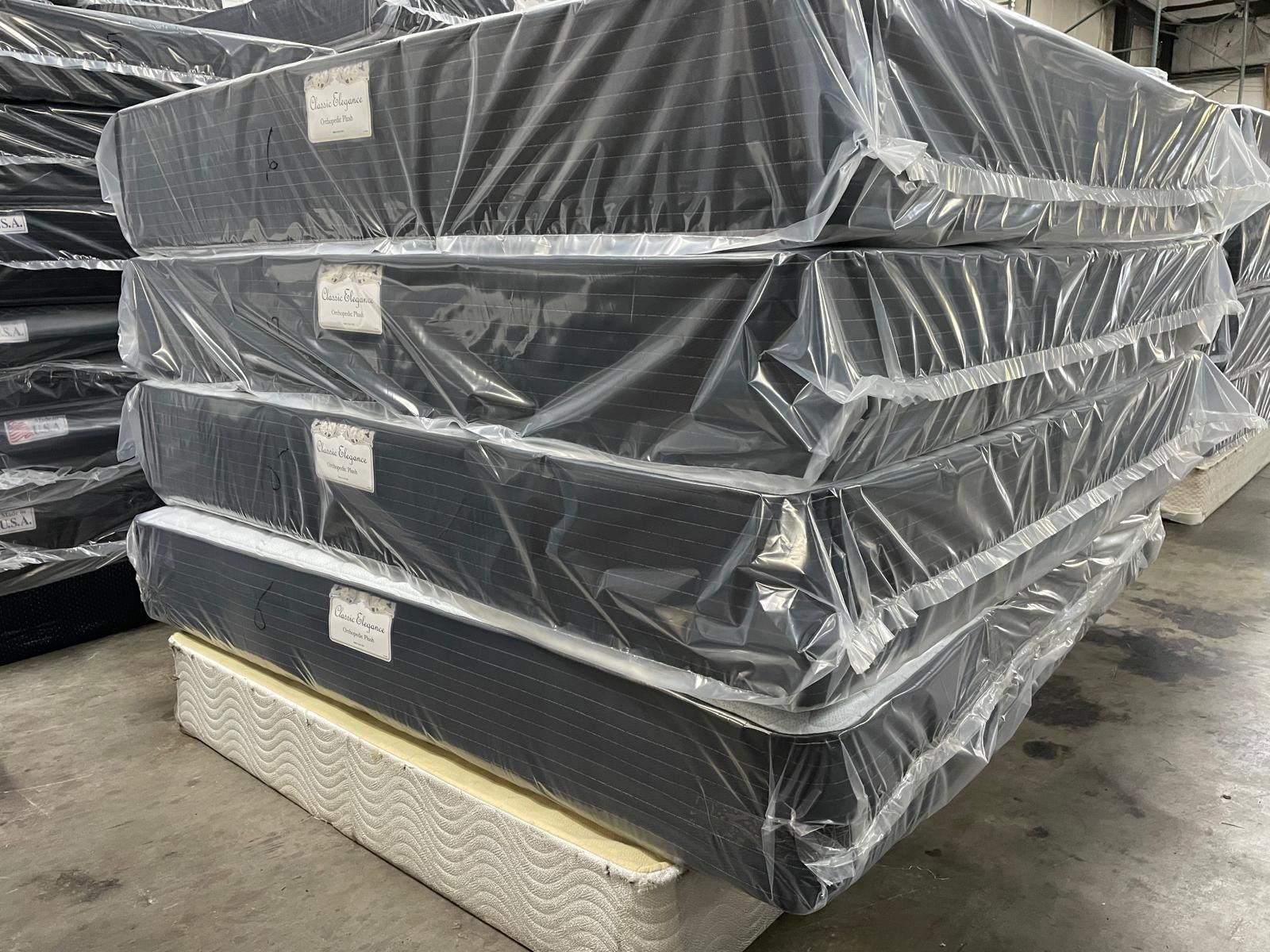   👏🔥👏KING,QUEEN,FULL,TWIN MATTRESS STARTING AT $150❗️A SET BEST PRICE IN TOWN BEST PRICE ON  BRAND NEW PLUSH TOP MATTRESS ORTHOPEDIC 👏🔥👏