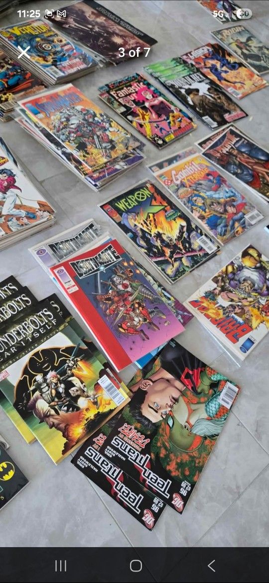 Comics About 300pcs