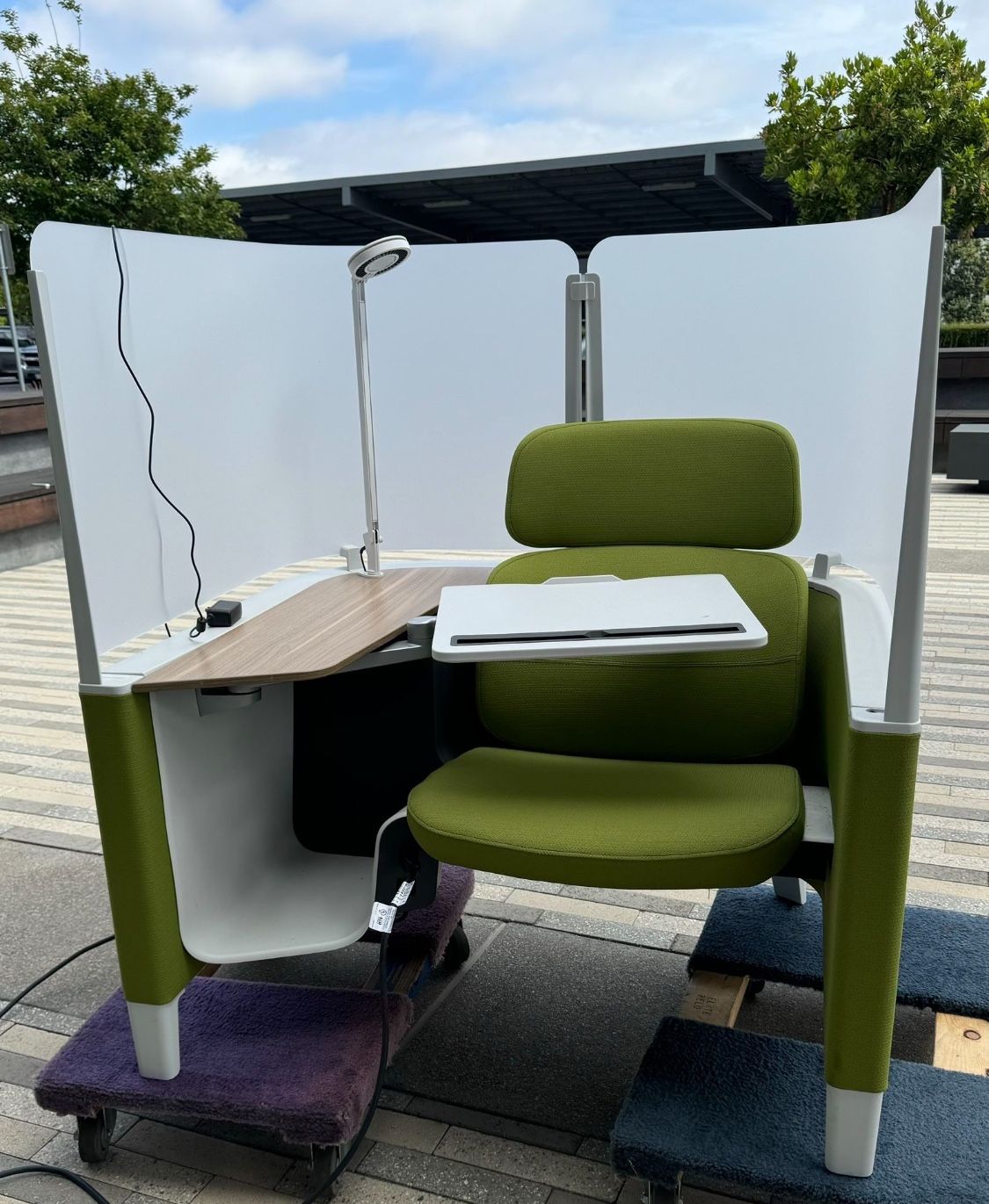 Steelcase Brody Private Works Station (a Set Including Everything In The Pics)