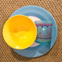 Contemporary Picnic Set | 4 each of Bowls, Rocks Glass, Dinner Plates