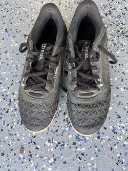Uber Armour Cleats Baseball - 4.5 Y