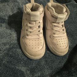 Nike Light Pink 9c $20