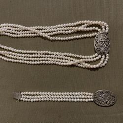 Vintage 4 Strand Pendant Pearl Necklace