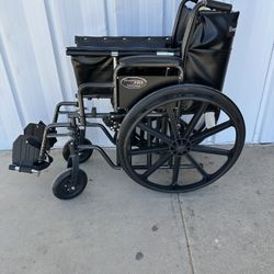 Everest & Jennings Traveler HD Wheelchair