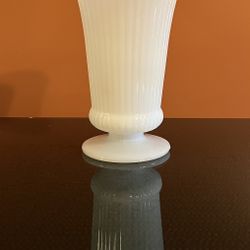 Vintage E. O. Brody Co M5000 Milk Glass Flower Vase 7.75” Cleveland USA Floral