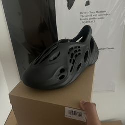 Onyx Yeezy Foamrunner