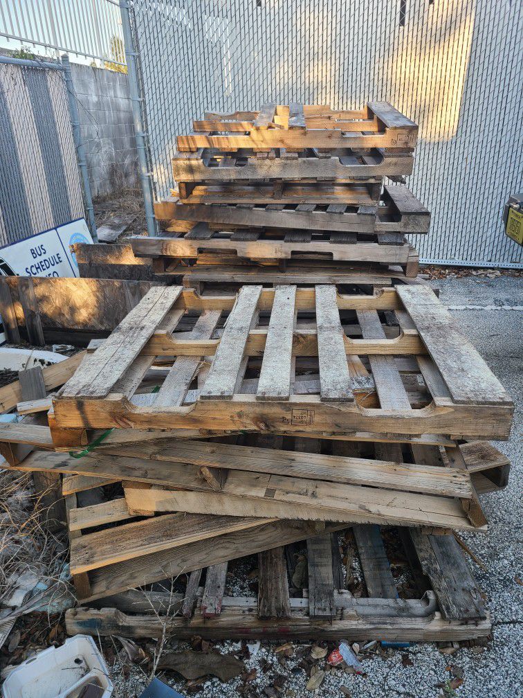FREE Wood Pallets( Pick Up In Melbourne)