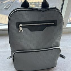 100% Authentic Men’s Louis Vuitton Backpack 