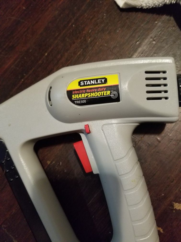 Stanley electric heavy duty Sharpshooter tre500 staple/nail gun for