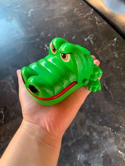 Crocodile dentist biting tooth game