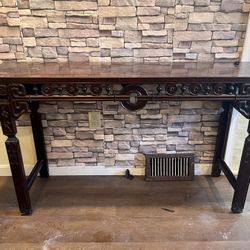 Beautiful Mohagany Table 