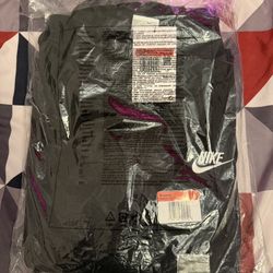 Women’s Nike Quarter Zip Sweatshirt (Large)