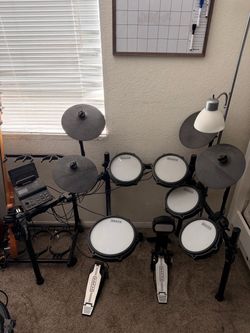 Simmons Titan 50 electric drum set