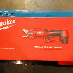 Milwaukee M12 12V Cordless Brushless Pruner Shears Kit W/ 2.0 Ah Battery & Charger