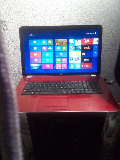 Hp Pavilion Laptop. Needs Battery. Works While Plugged In