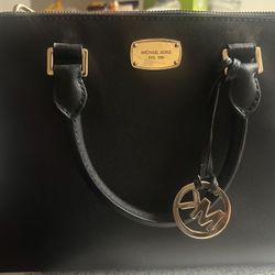 Michael Kors Bags Like New 