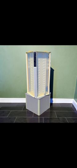 Solid Bottom Rotating Sunglass Display
