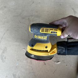 Dewalt Sander Handheld DWE6432