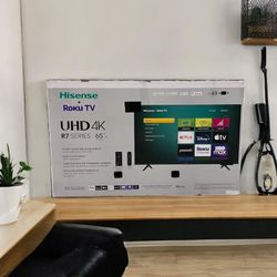 HD112 65” Hisense smart Roku 4K led Uhd tv 