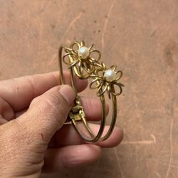 VTG 1960S 70S GOLD TONE FAUX PEARL BRACELET CLAMP