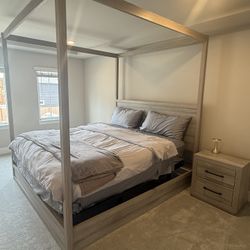 Macy’s Modern Oak King Canopy Bedroom Set (2023) – Like New – Rarely Used – Receipt Included