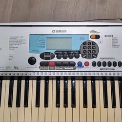 Yamaha PSR-225GM 61-key full size touch-response keyboard, 238 voices, Effects, MIDI ++