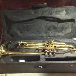 EKING TRUMPET EXECELLET CONDITION  / EKING TRUMPETA BUENAS CONDICIONES