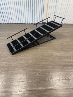 $60 / New 65” Long heavy duty indoor outdoor dog ramp / metal frame and carpet