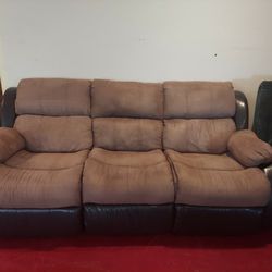 Microfiber Recliner Couch Excellent Condition Can Deliver Okc Areav30