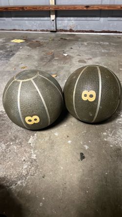 8 lb medicine balls