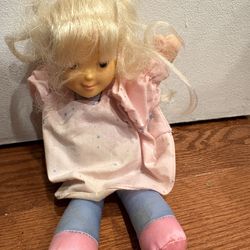 1994 my sweet Dolly, musical wind up doll by Avon plays, twinkle, twinkle little star