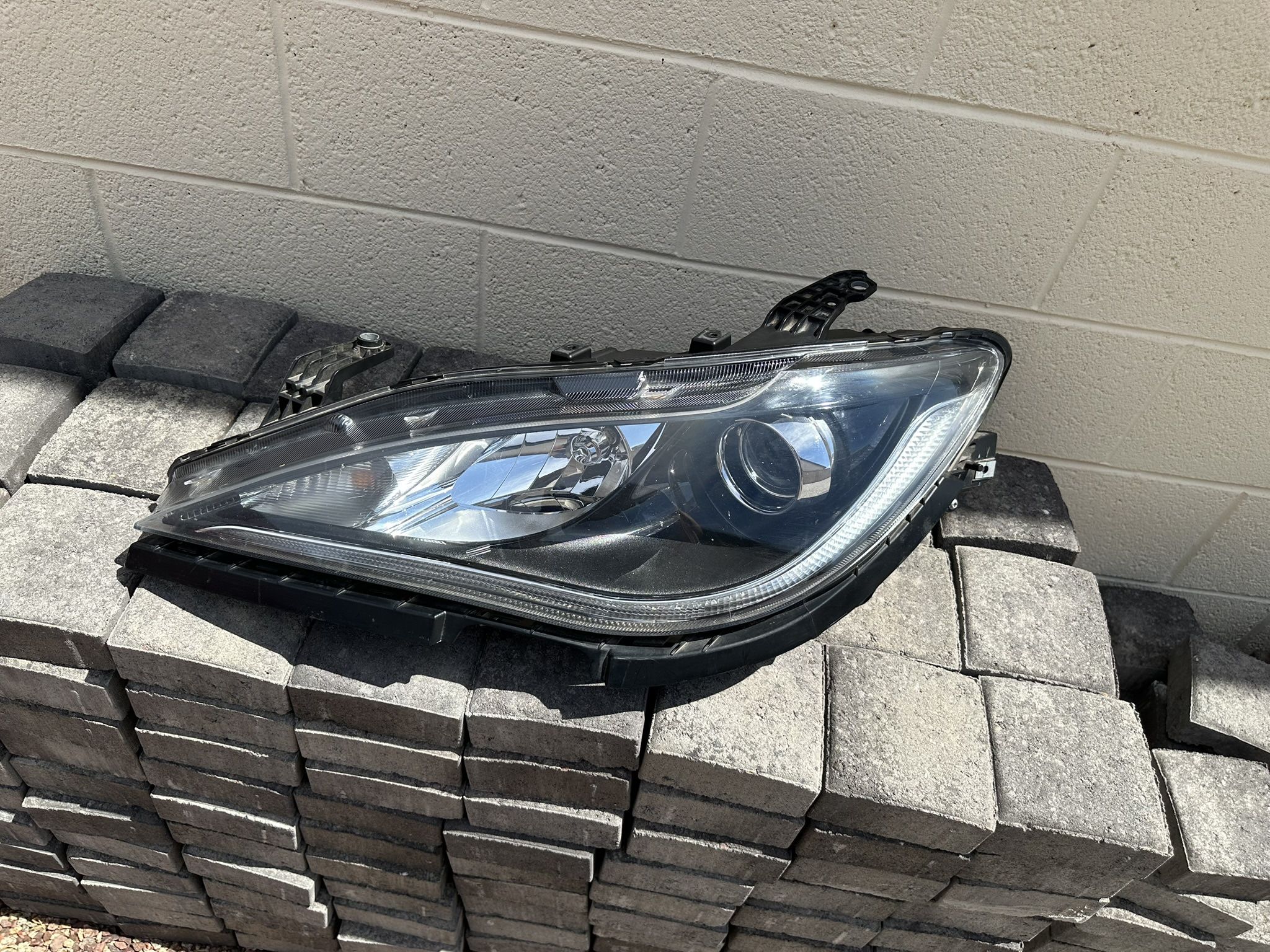 Chrysler Pacifica Headlight 2017-2020, Chrysler Pacifica Headlamp, OEM ORIGINAL CHRYSLER PART, driver side
