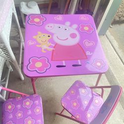 Peppa Pig Table and chairs