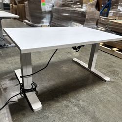 New Height Adjustable Table White Top And White Frame, 29 X 46” Made By Teknion