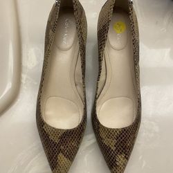 Snake Print Low Heels Women Shoes (Calvin Klein)