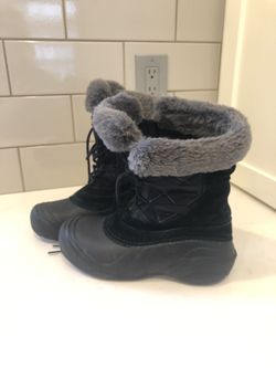Columbia women’s snow boots size 6