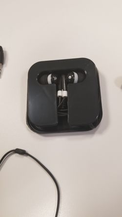 New Ear Buds - Black & White